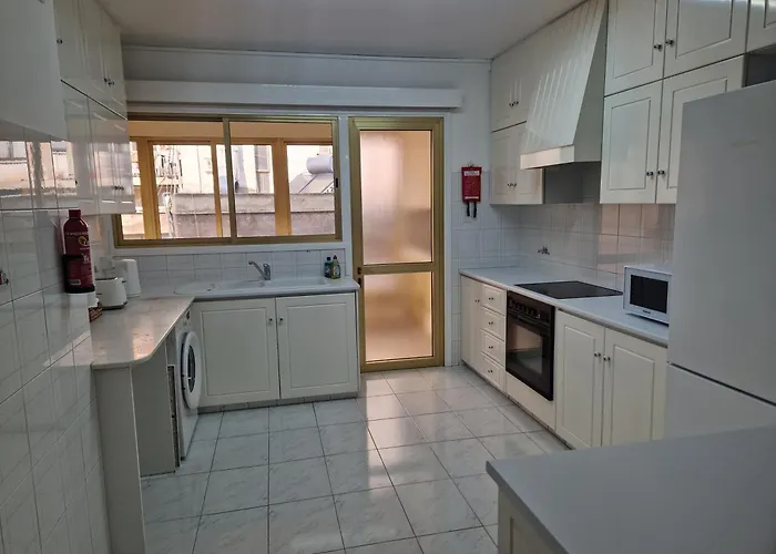 アパート Urban Nest - Spacious 2br ニコシア